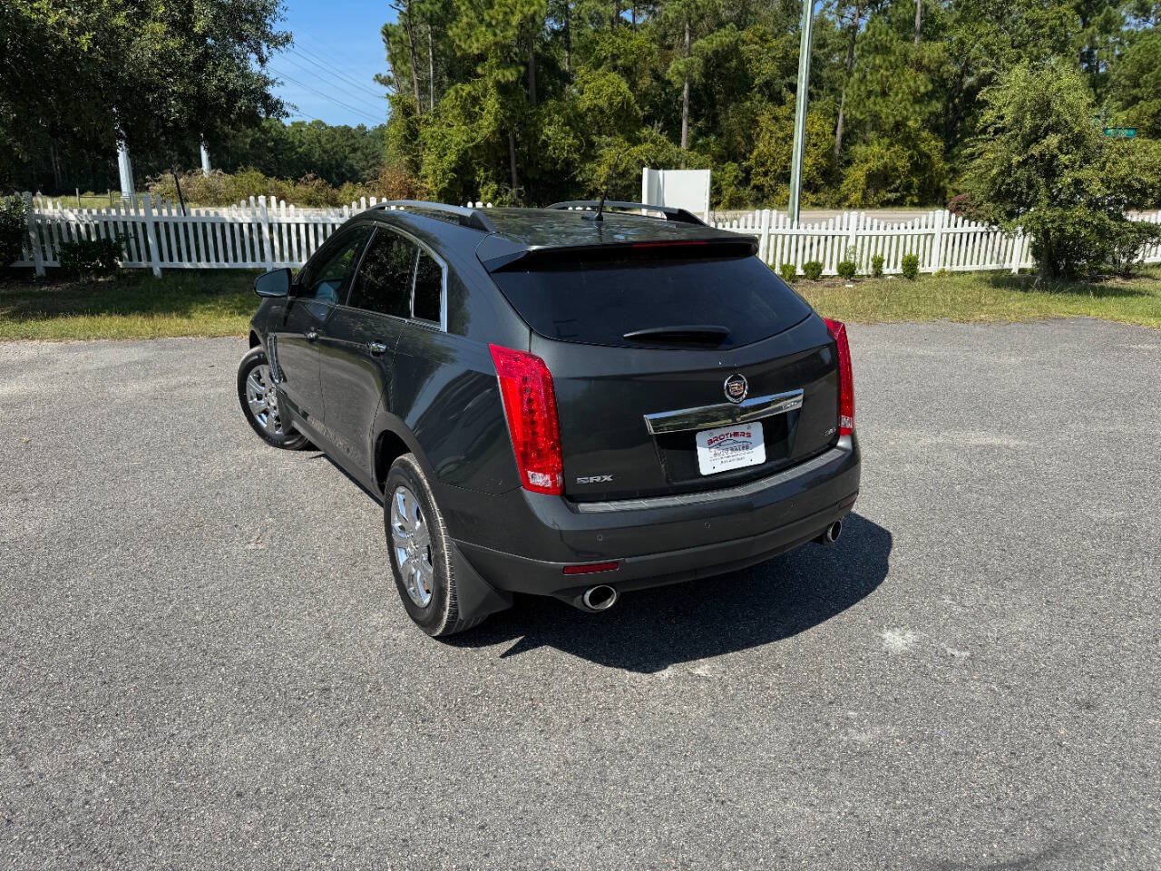 Used 2014 Cadillac SRX Luxury w/ Driver Awareness Package FWD image 4