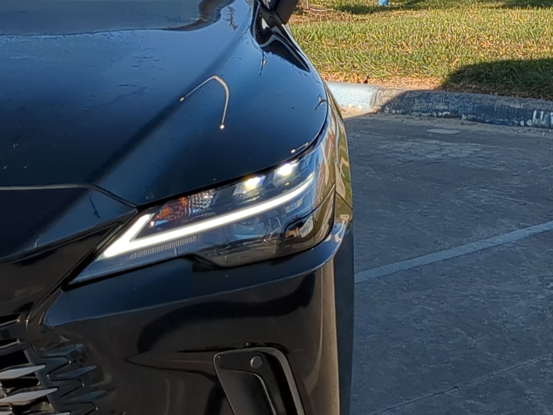 Used 2024 Lexus RX 350 Premium w/ Accessory Package (Z1) image 11