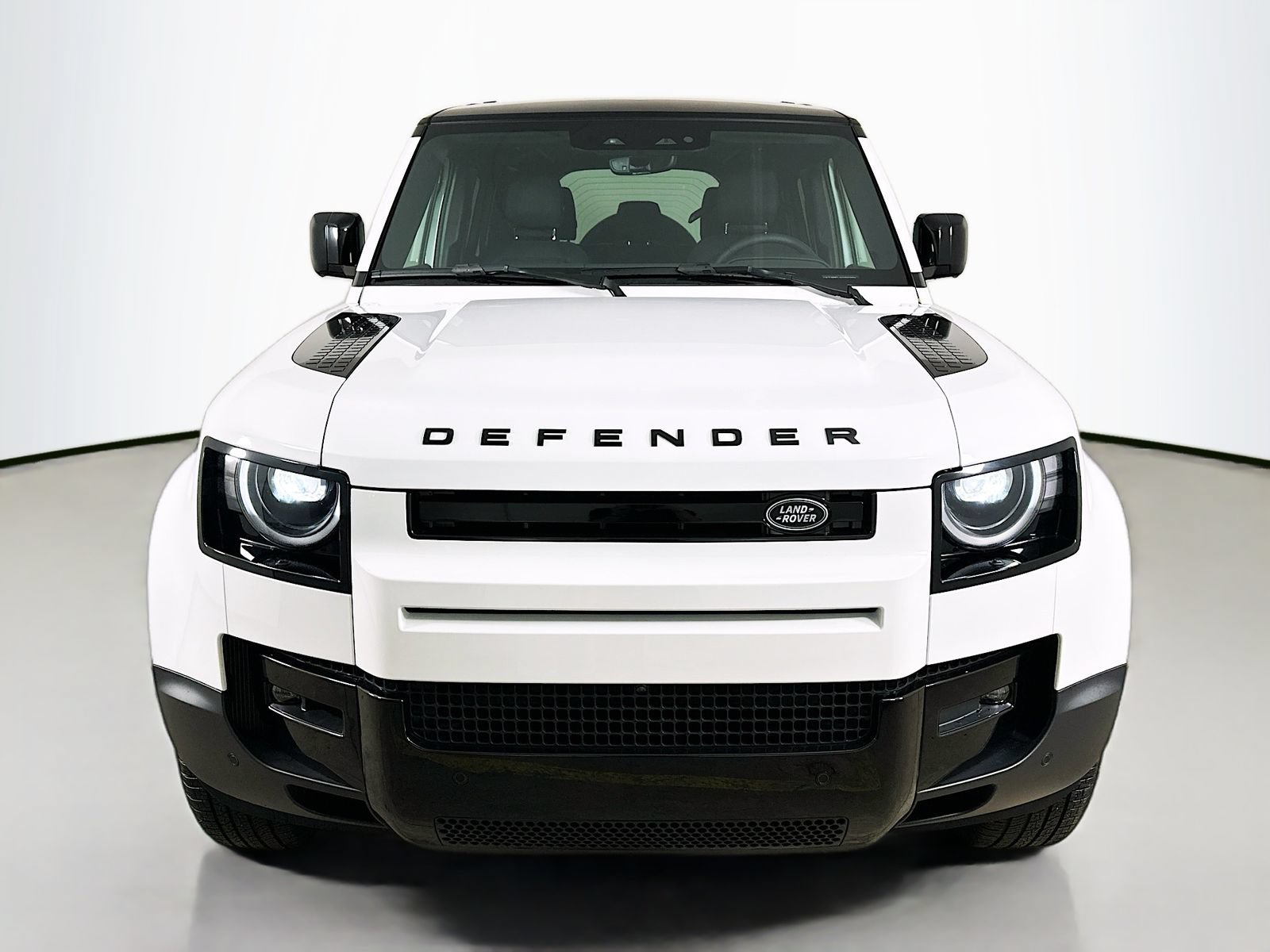 Used 2026 Land Rover Defender 110 S AWD/4WD image 2