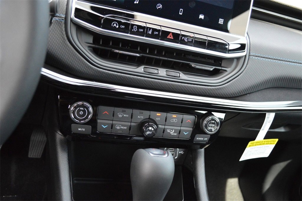 New 2025 Jeep Compass Limited w/ Sun and Sound Group image 19