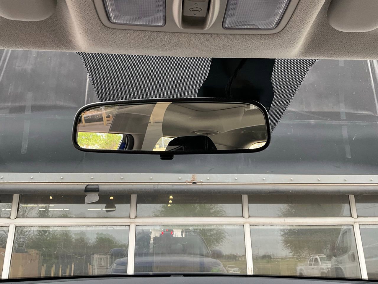 Used 2025 Hyundai Venue SEL image 17