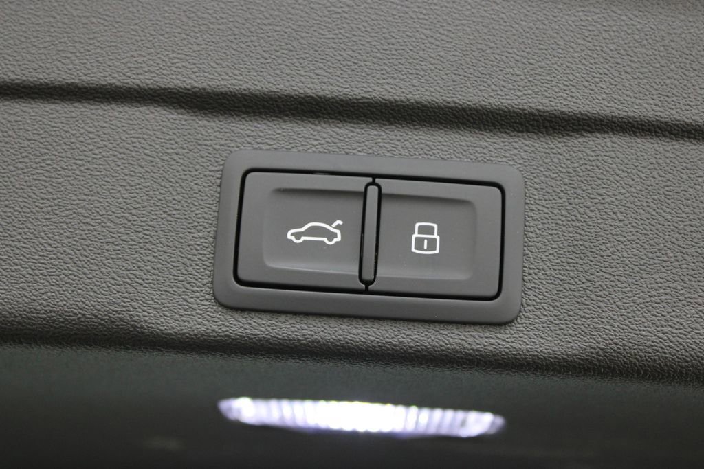 Used 2025 Audi A5 2.0T Premium Plus w/ Premium Plus image 32