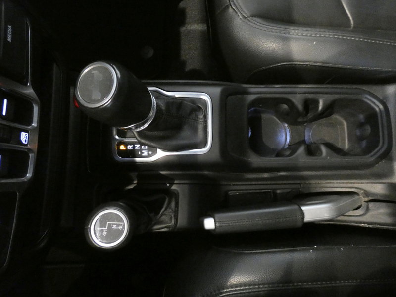 Used 2022 Jeep Wrangler Unlimited Sahara image 16