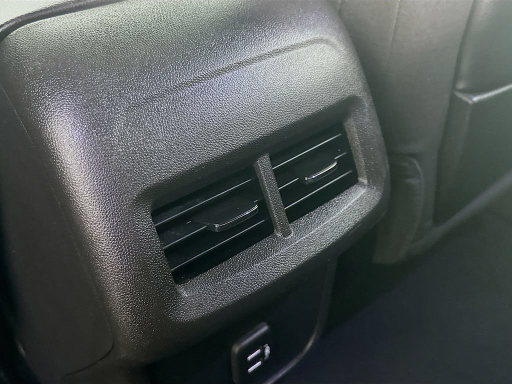 Used 2024 GMC Terrain SLE FWD image 31
