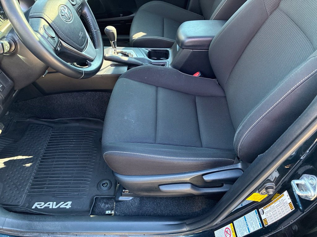 Used 2018 Toyota RAV4 XLE w/ Plus Extra Value Package AWD/4WD image 12