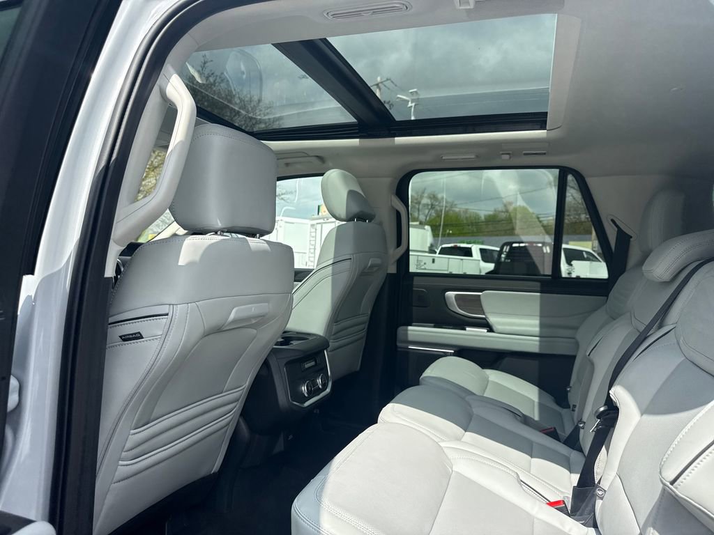 Used 2025 Ford Expedition Max Platinum w/ Platinum Ultimate Package AWD/4WD image 26