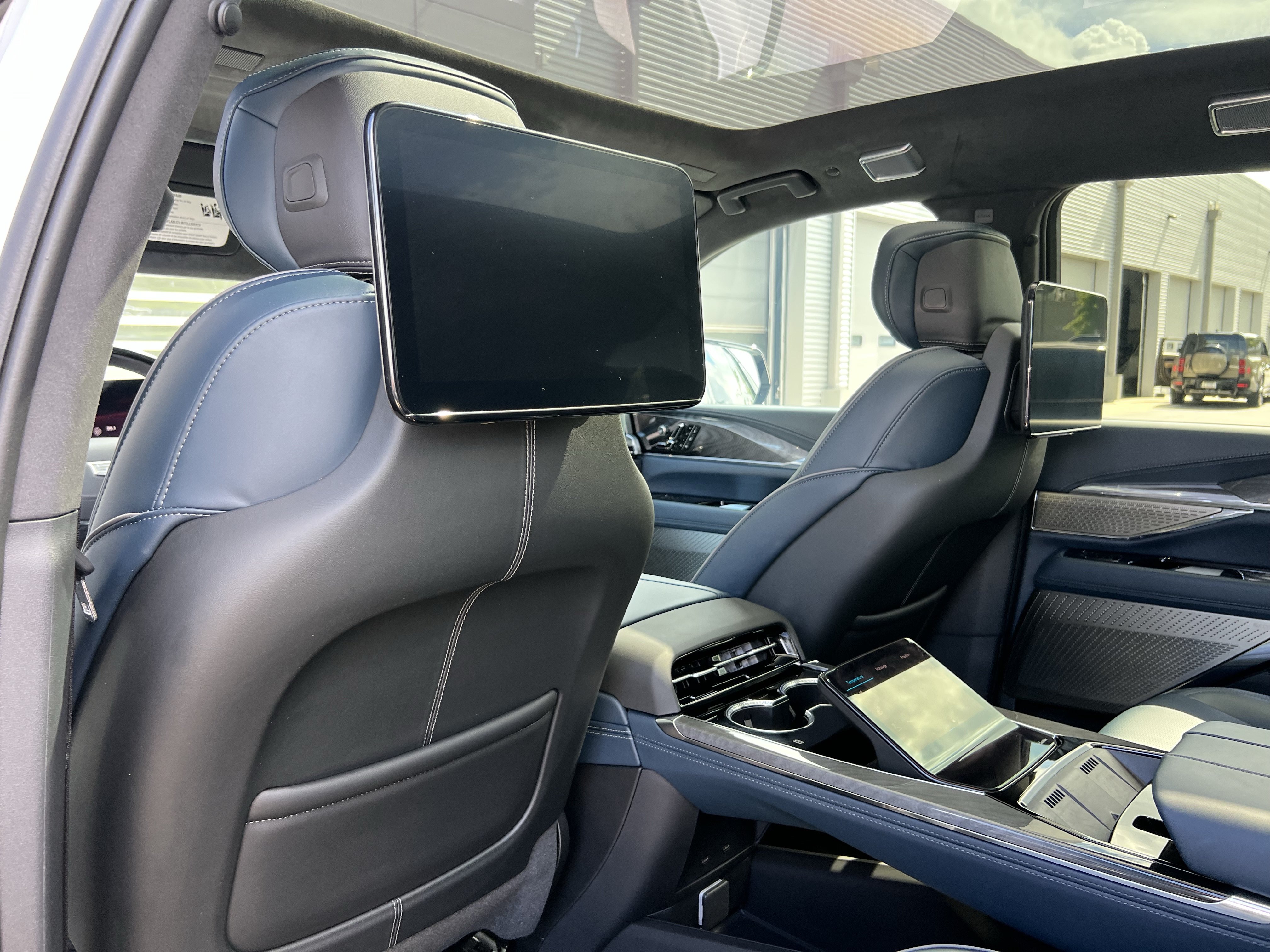 Used 2025 Cadillac Escalade IQ Sport 2 AWD/4WD image 36