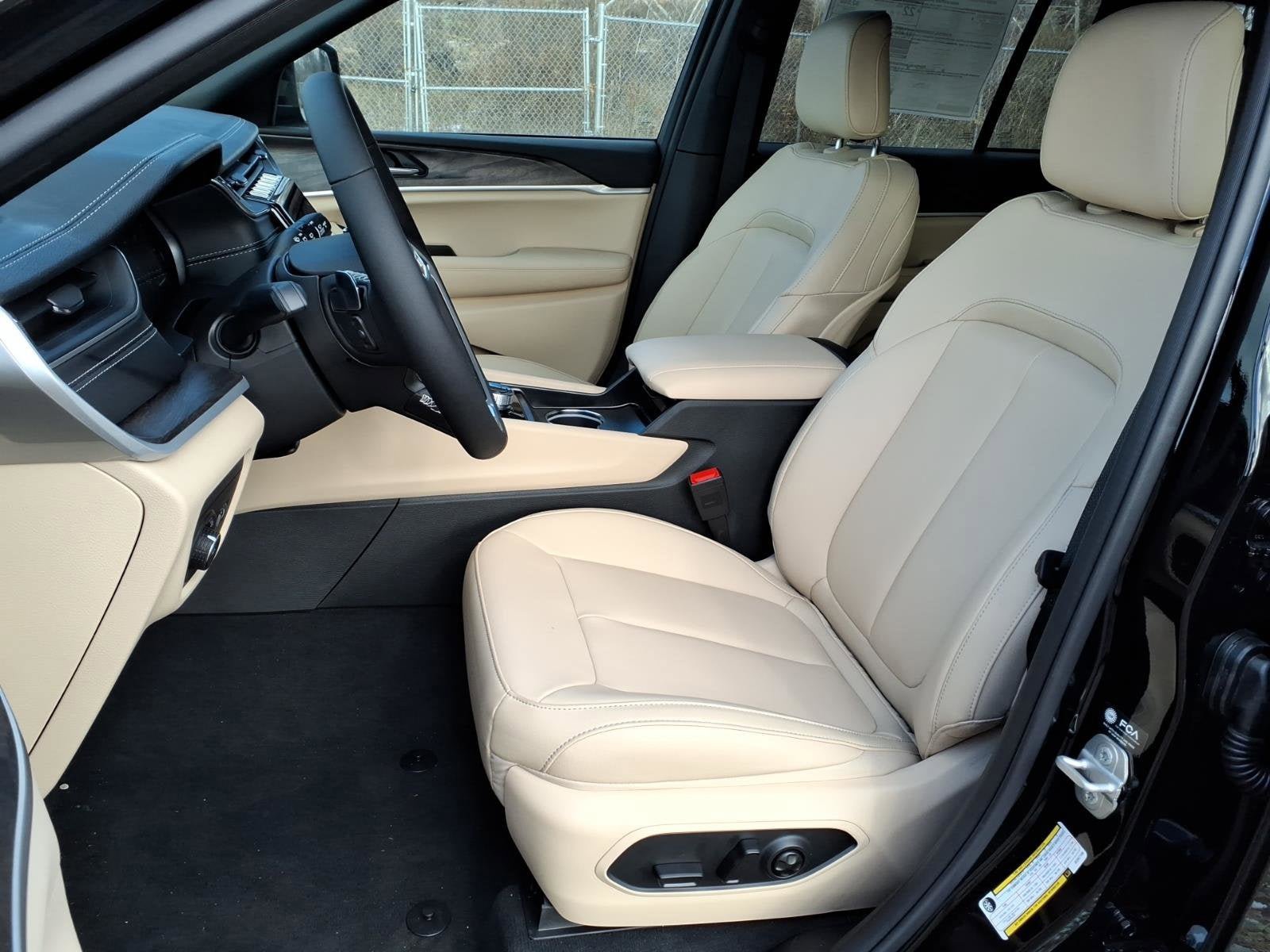 New 2025 Jeep Grand Cherokee Limited w/ MOPAR Finishing Package image 5