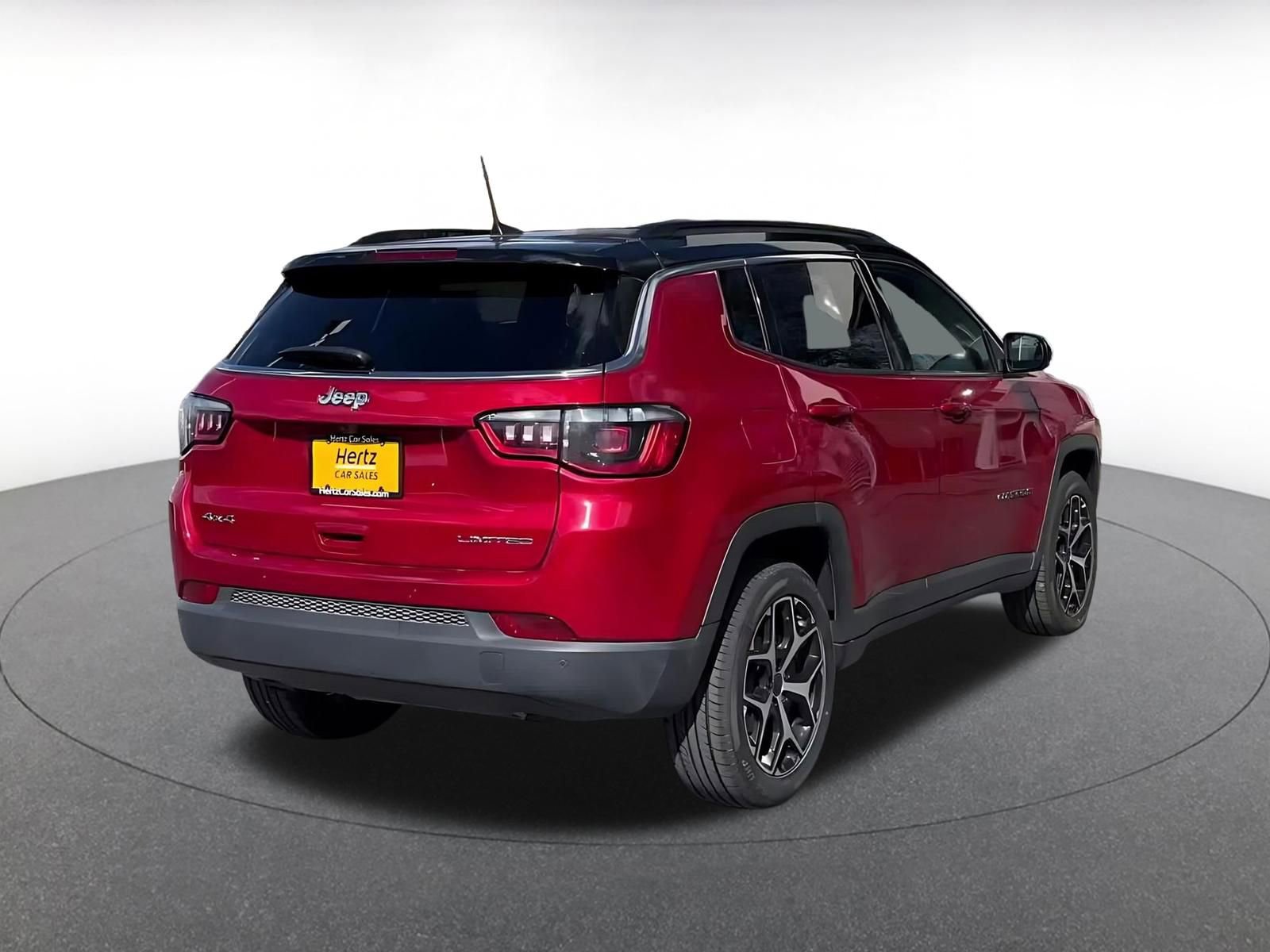 Used 2025 Jeep Compass Limited image 14