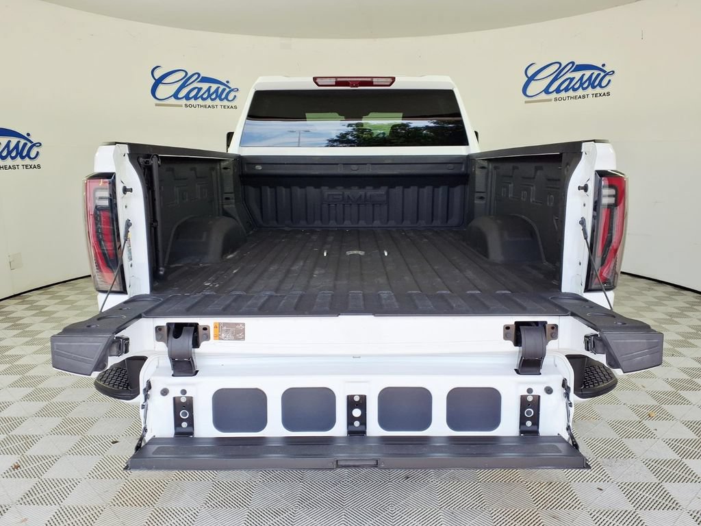 Used 2025 GMC Sierra 2500 AT4 AWD/4WD image 5