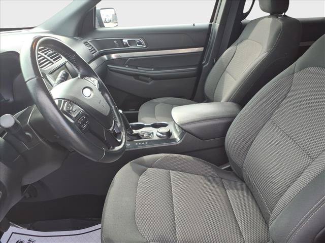 Used 2019 Ford Explorer XLT AWD/4WD image 17