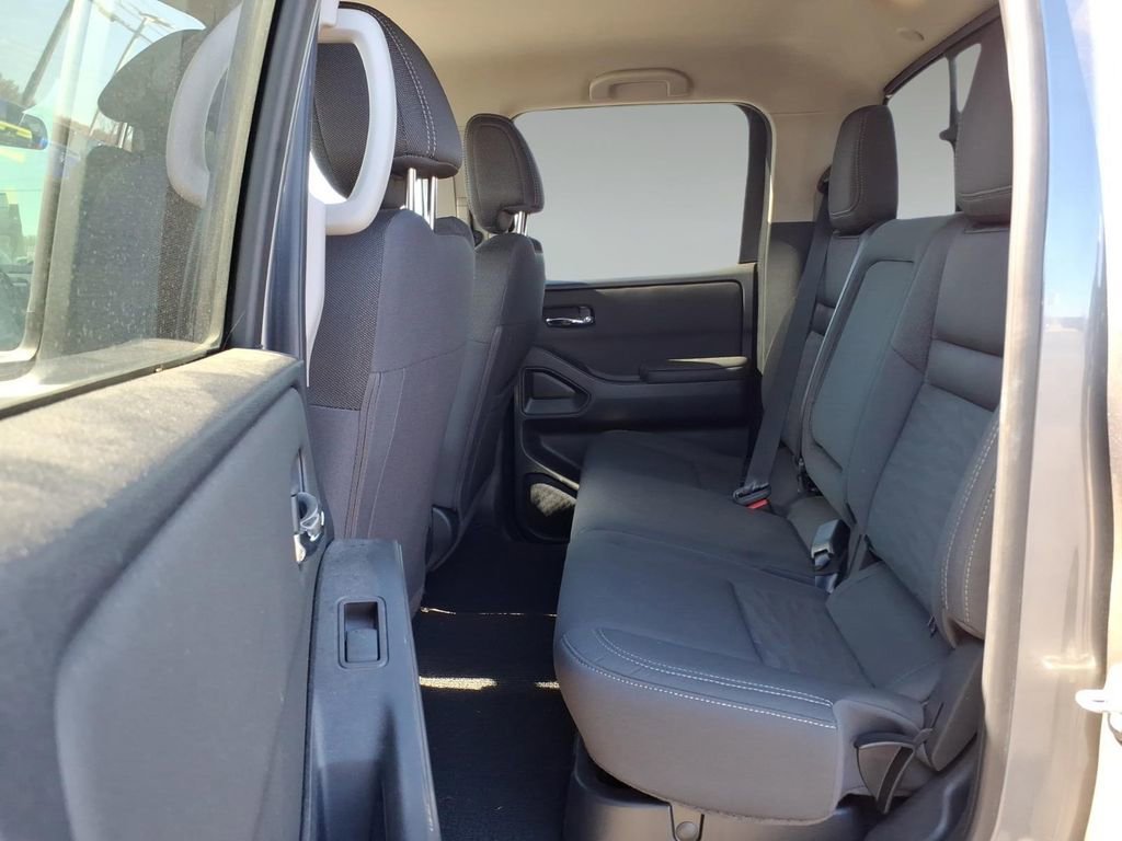 Used 2024 Nissan Frontier SV w/ SV Convenience Package image 10