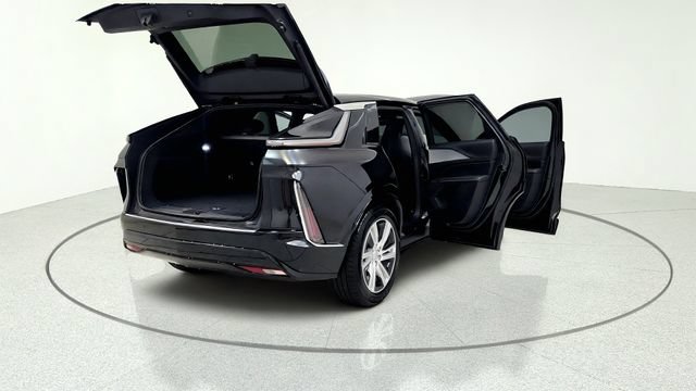 Used 2024 Cadillac Lyriq Tech AWD/4WD image 18
