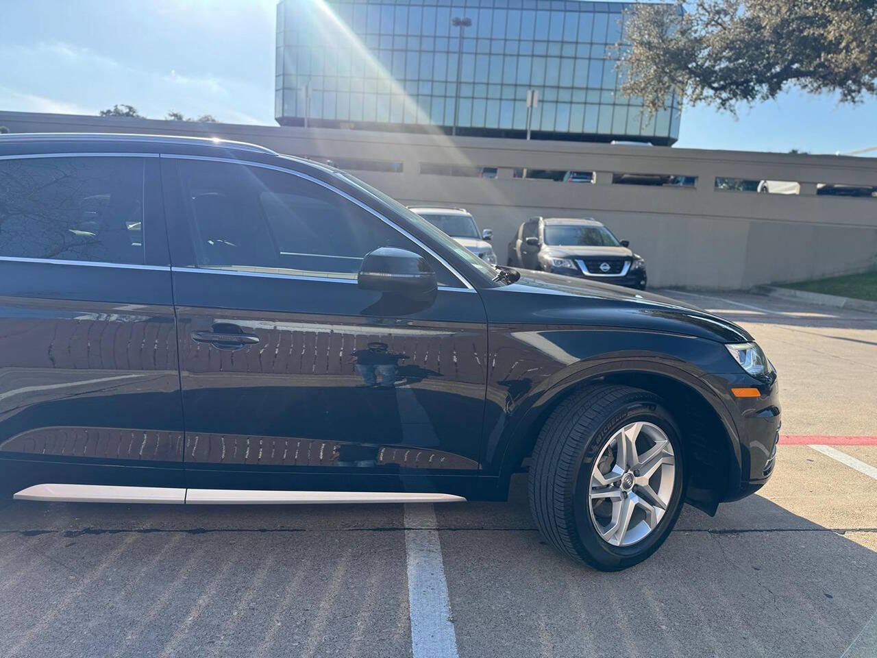 Used 2018 Audi Q5 2.0T Premium Plus w/ Premium Plus Package image 3