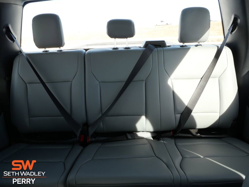 New 2026 Ford F250 XL w/ XL Chrome Package image 25