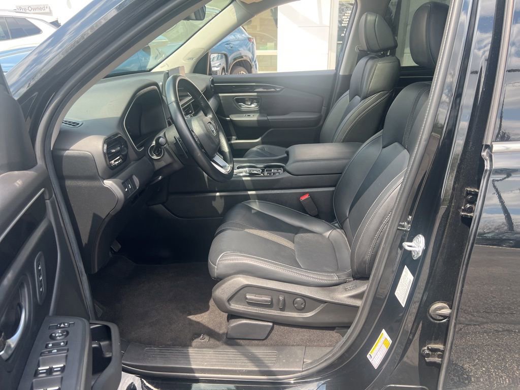 Used 2024 Honda Pilot Touring image 11