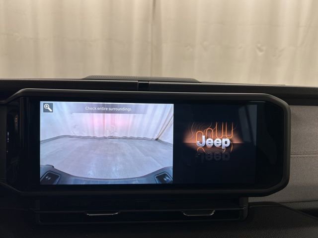 Used 2024 Jeep Gladiator Sport image 16