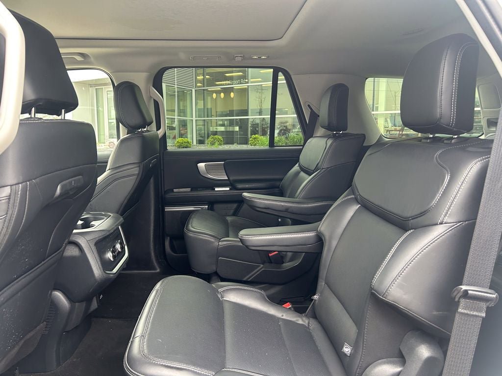 Certified 2025 Ford Expedition Platinum AWD/4WD image 13