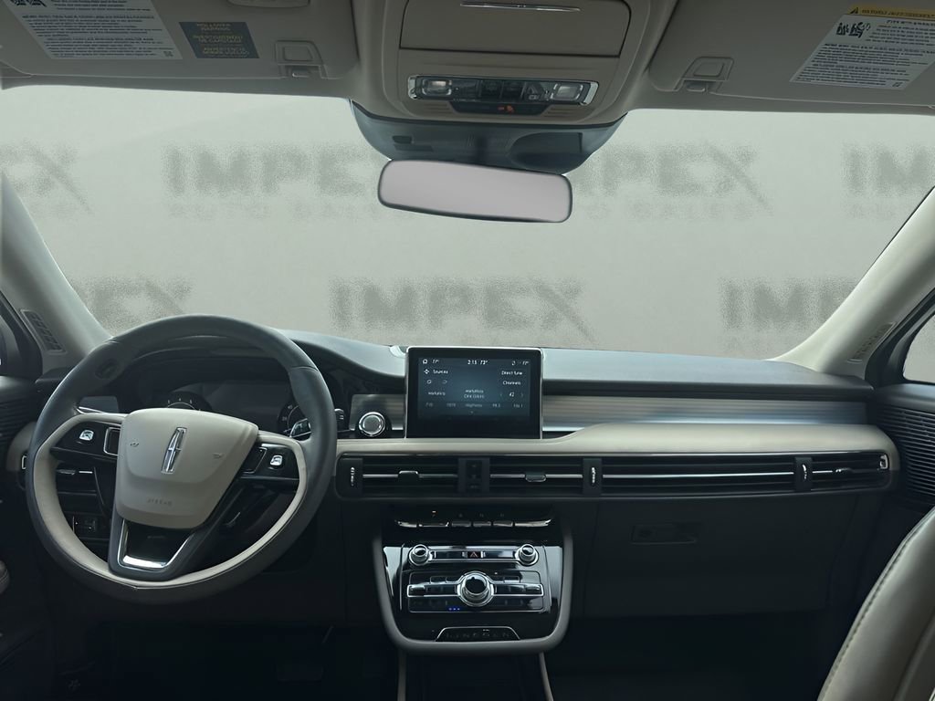 Used 2022 Lincoln Corsair AWD w/ Premium Package image 11