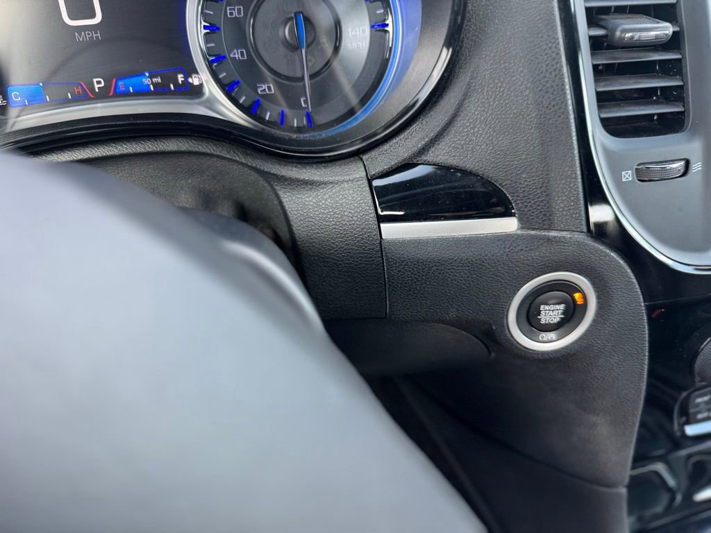 Used 2018 Chrysler 300 S AWD/4WD image 19