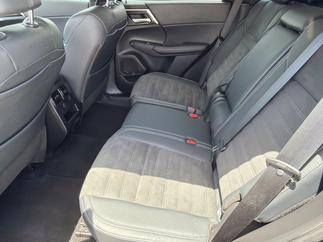 Used 2023 Mitsubishi Outlander SE FWD image 14