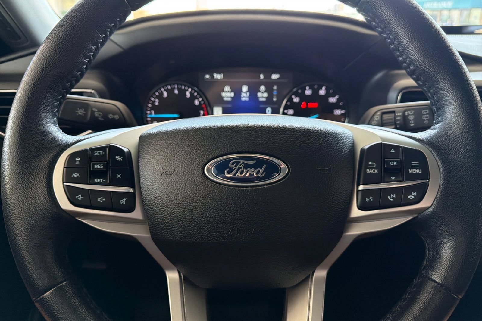 Certified 2023 Ford Explorer Limited RWD image 24