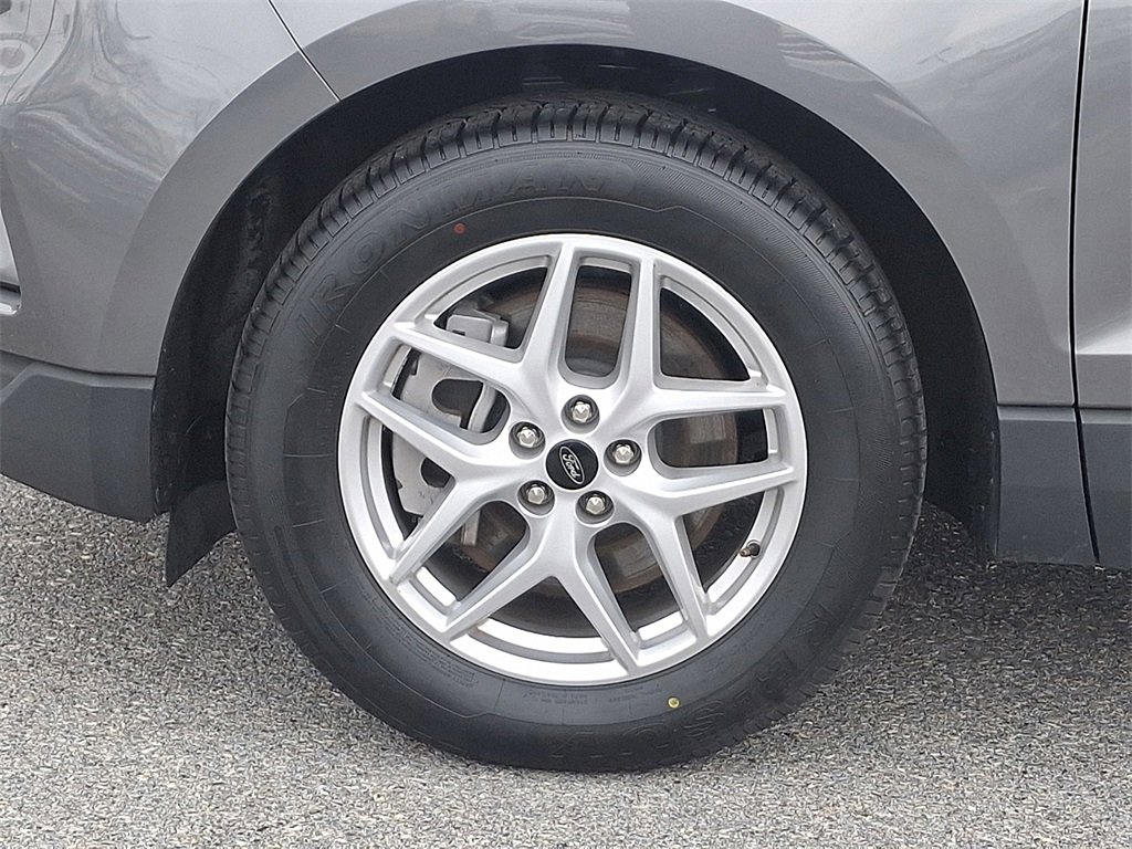 Used 2024 Ford Edge SEL image 10