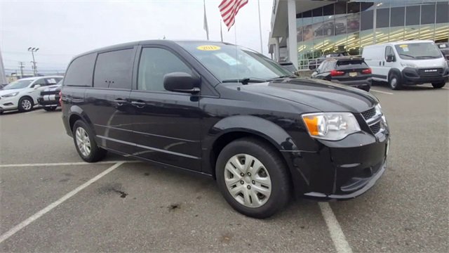 Used 2017 Dodge Grand Caravan SE w/ Power Window Group image 2