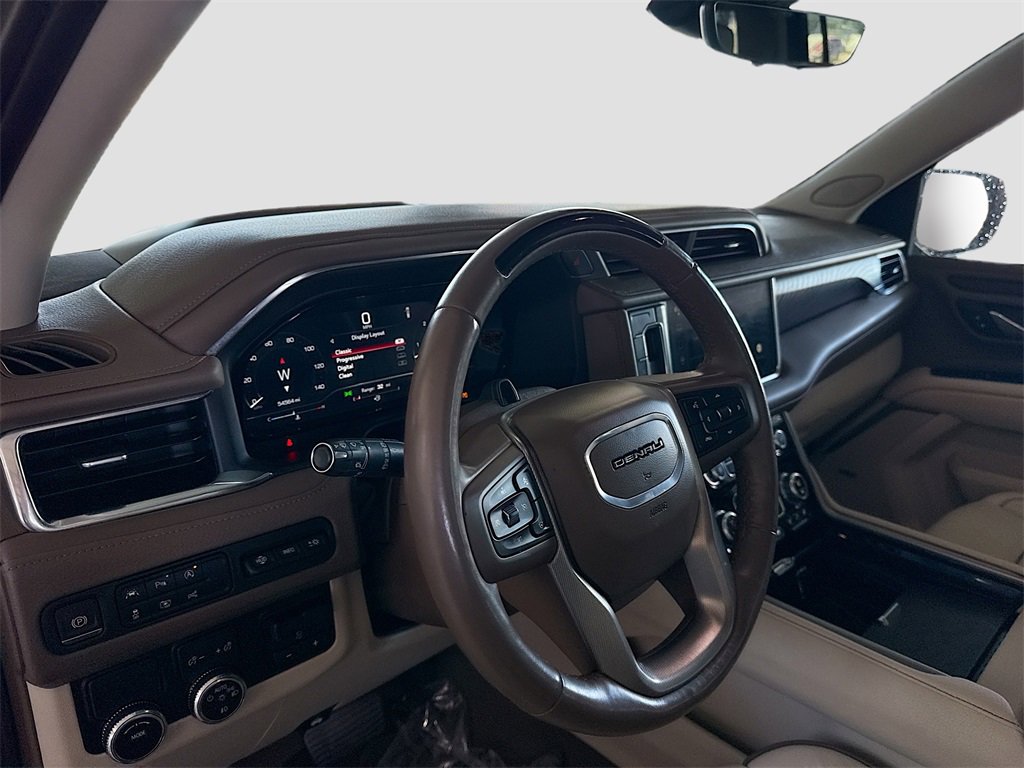 Used 2024 GMC Yukon XL Denali w/ Advanced Technology Package image 9