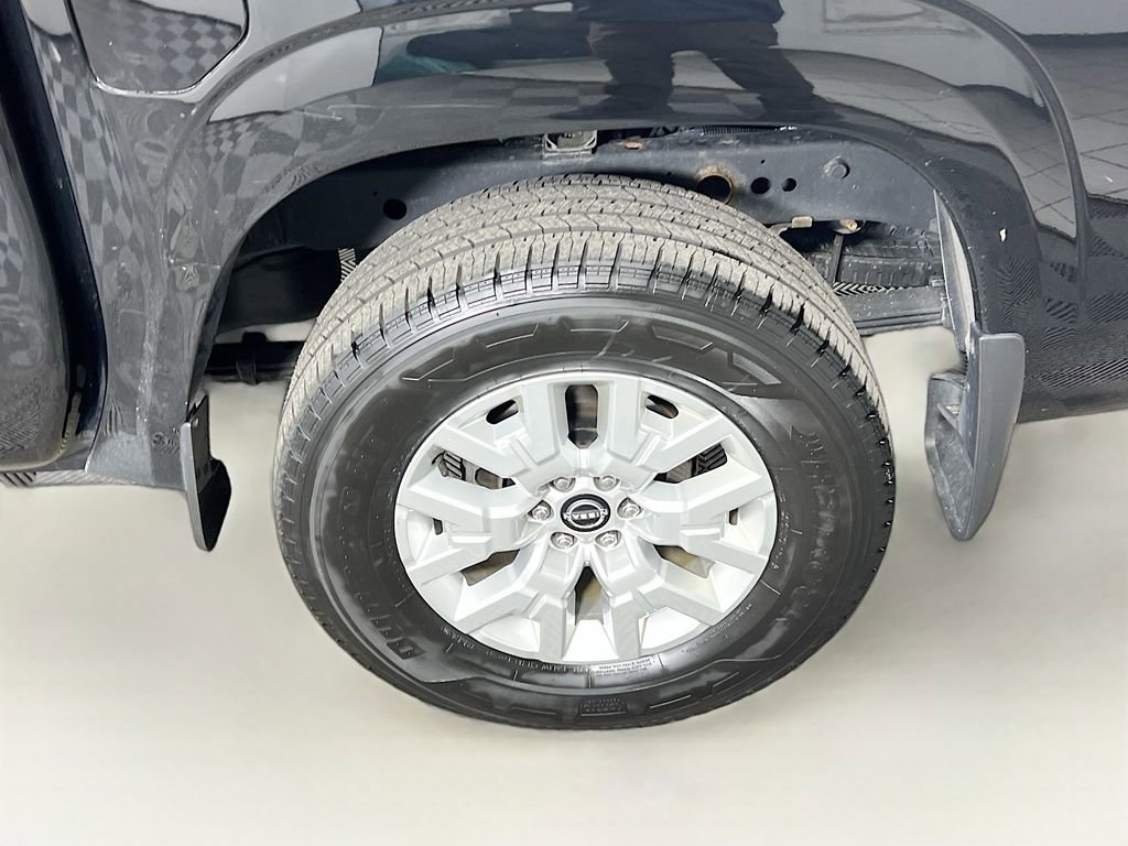 Used 2022 Nissan Frontier SV image 25