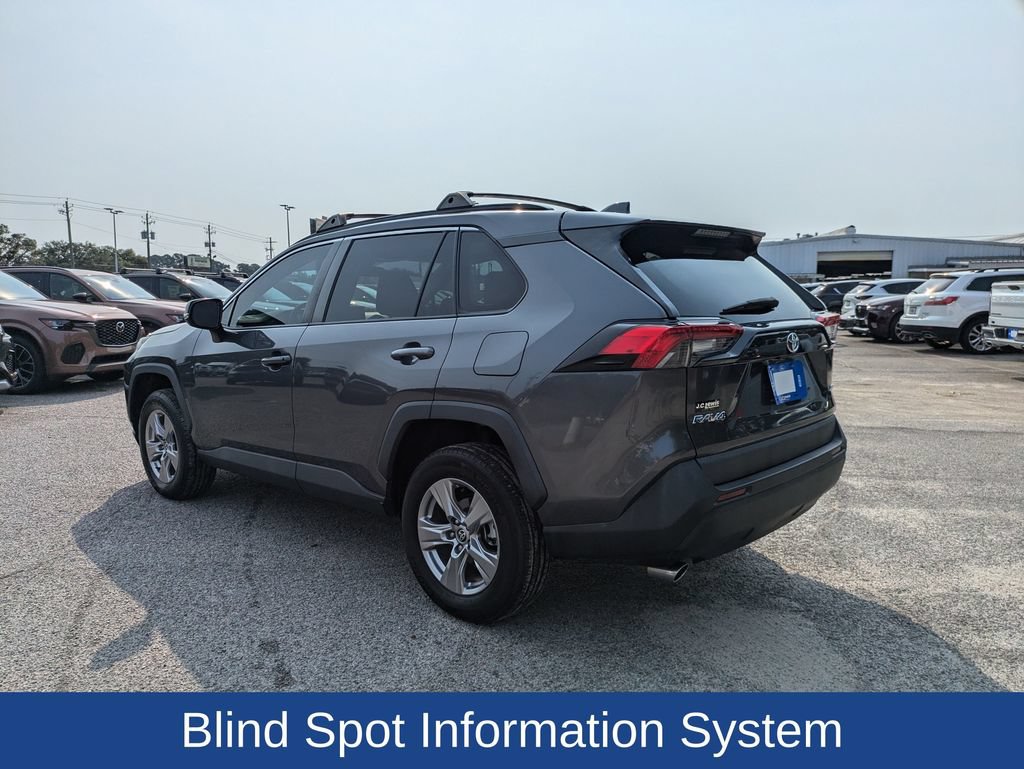 Used 2022 Toyota RAV4 XLE w/ Convenience Package FWD image 6