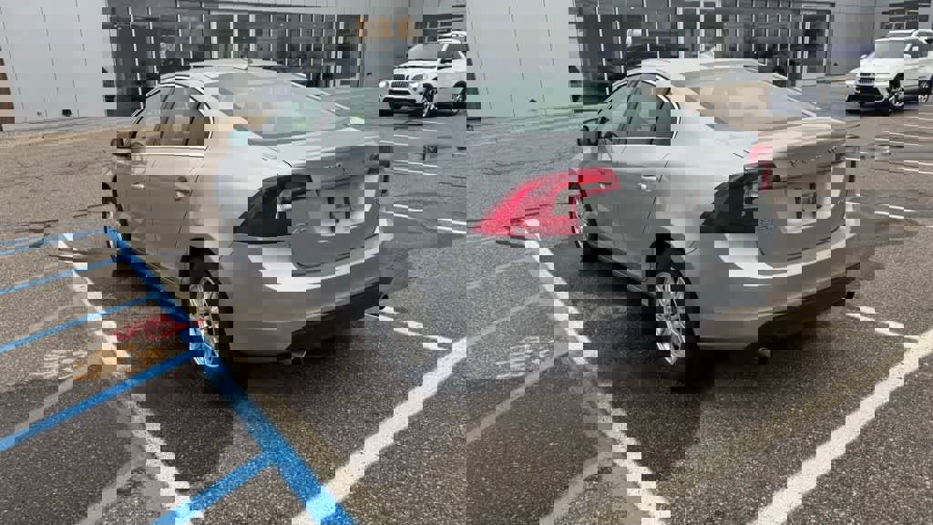 Used 2013 Volvo S60 T5 image 7