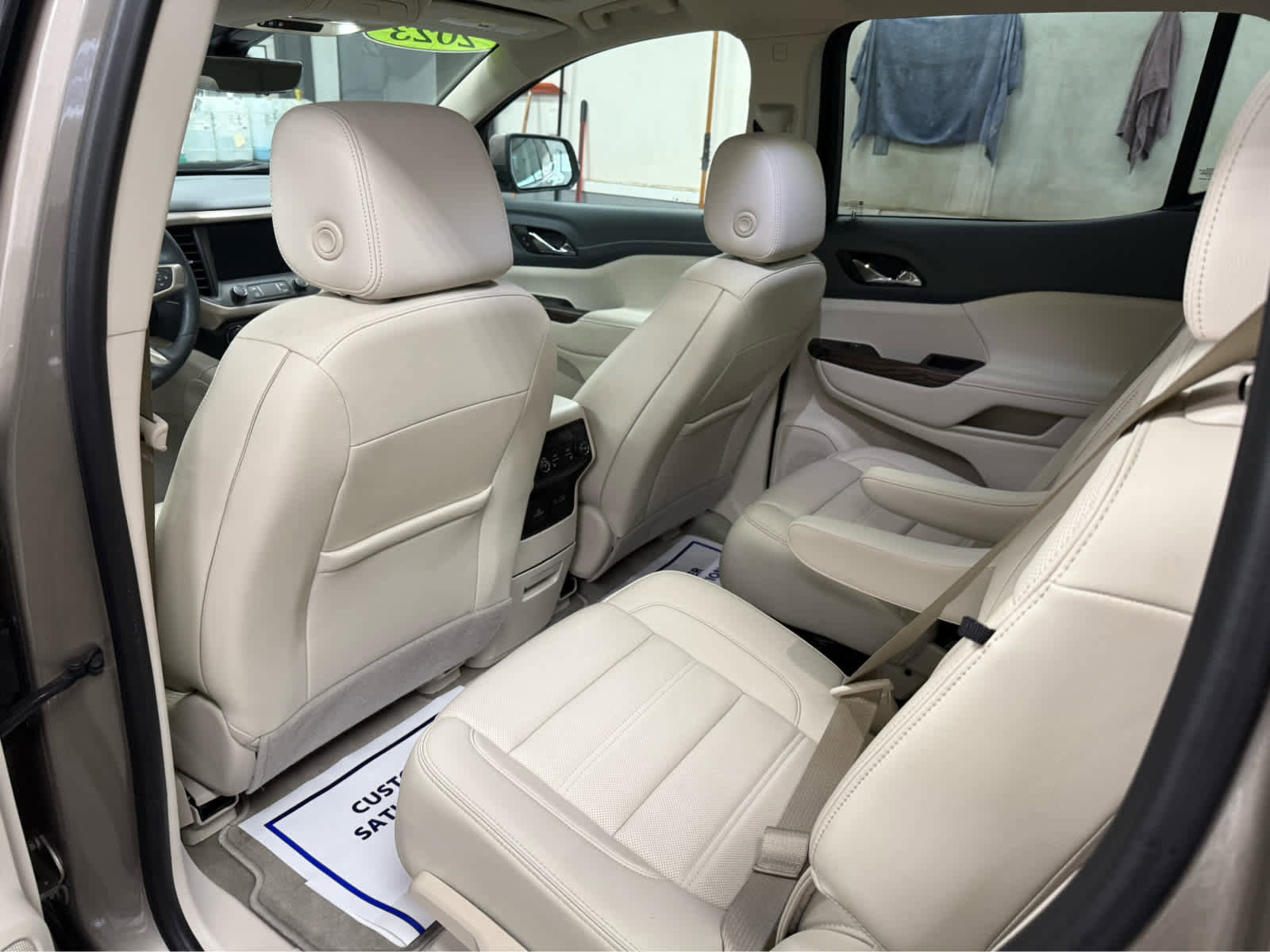 Used 2023 GMC Acadia Denali w/ Denali Technology Package image 22