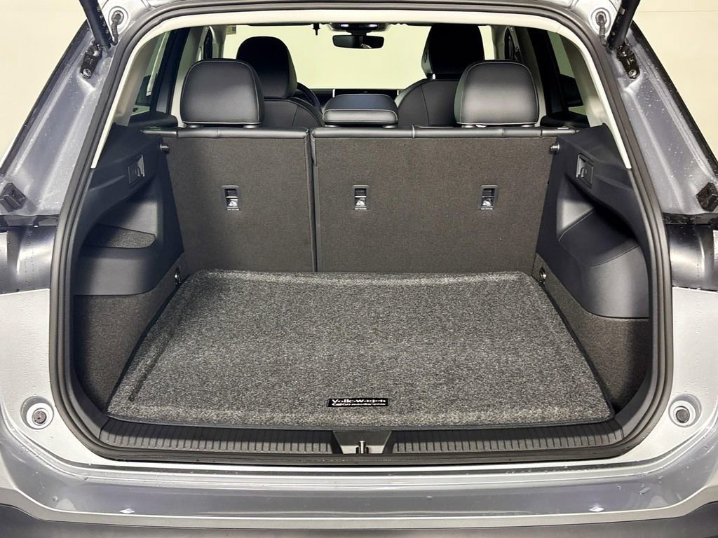 New 2025 Volkswagen Tiguan SE image 20