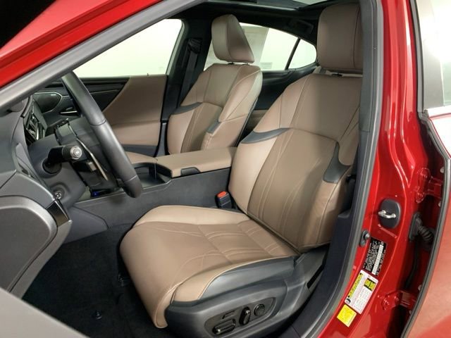 Used 2025 Lexus ES 350 Luxury w/ Accessory Package (Z2) image 31