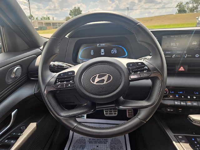 Used 2025 Hyundai Elantra Sport FWD image 14