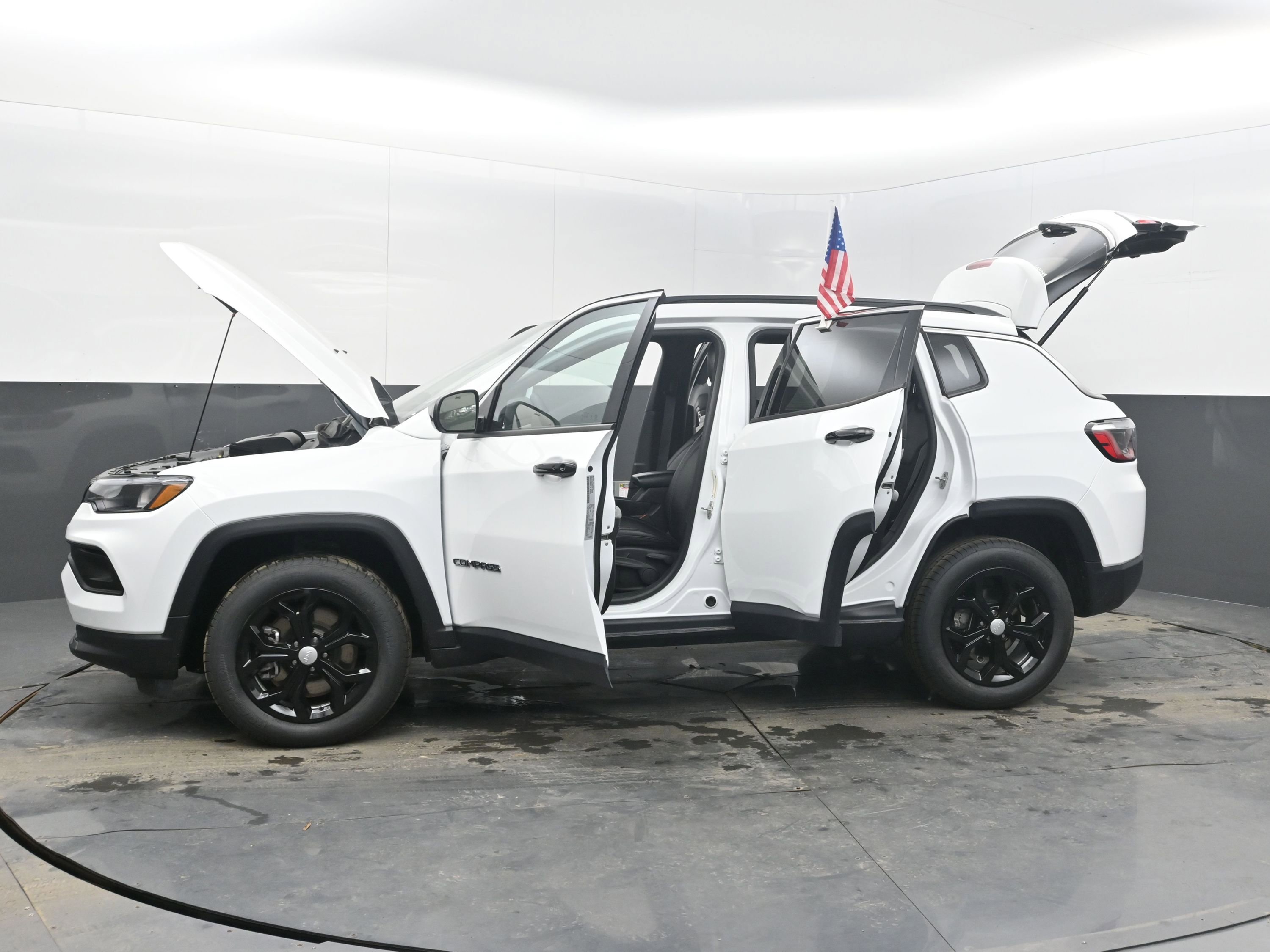 Used 2024 Jeep Compass Latitude image 42