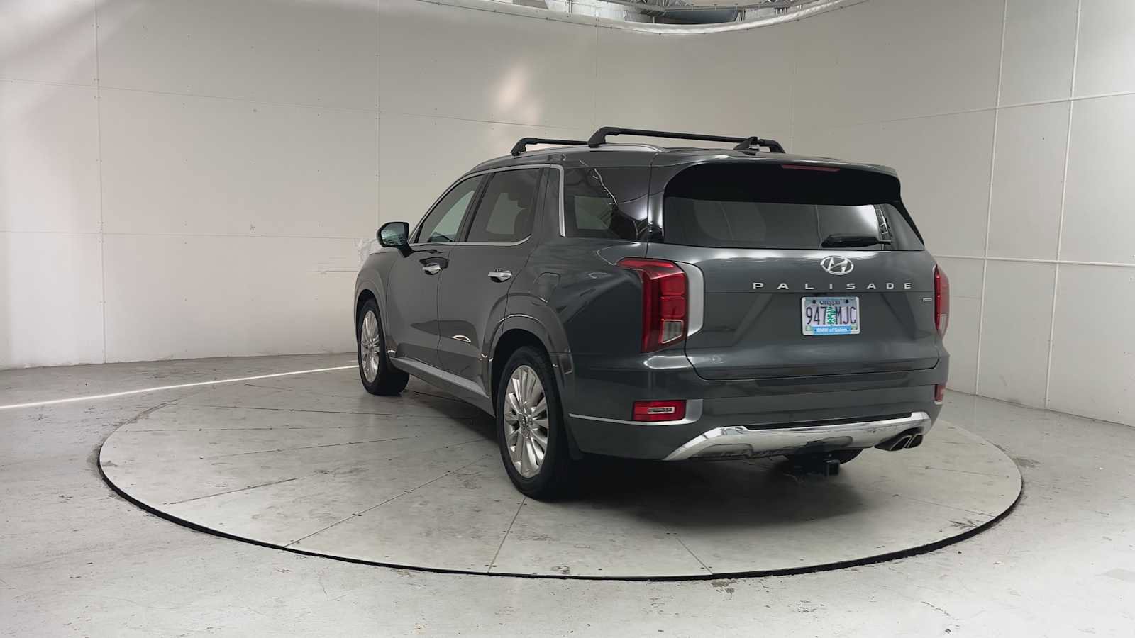 Used 2020 Hyundai Palisade Limited w/ Winter Weather Package AWD/4WD image 3