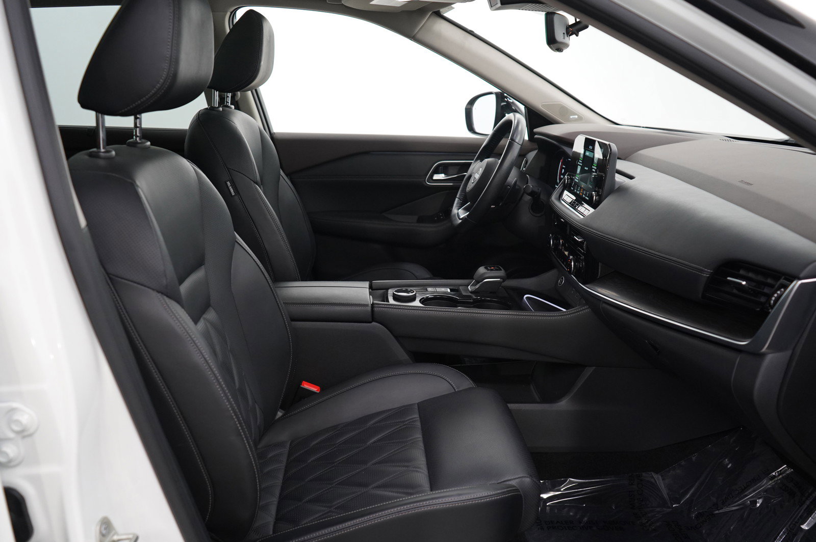 Used 2022 Nissan Rogue Platinum w/ Head-Up Display Package image 12