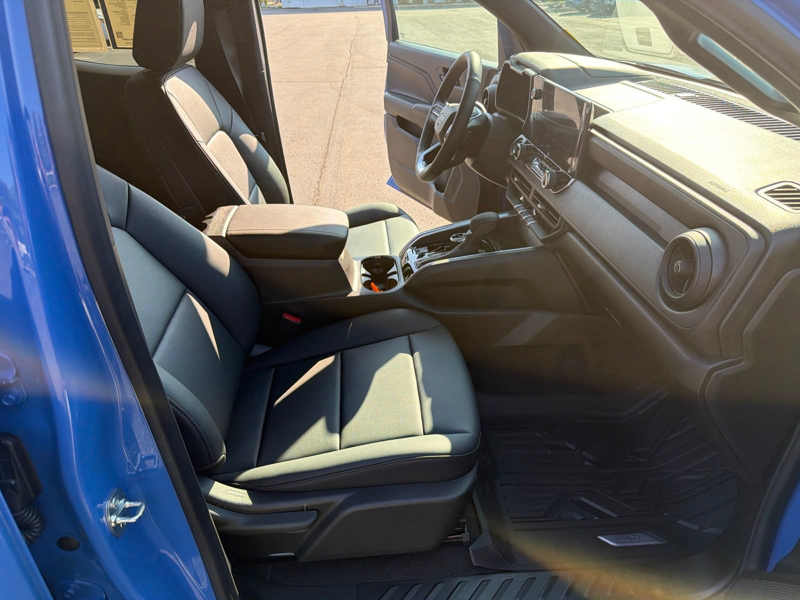 Used 2026 Chevrolet Colorado Trail Boss AWD/4WD image 32