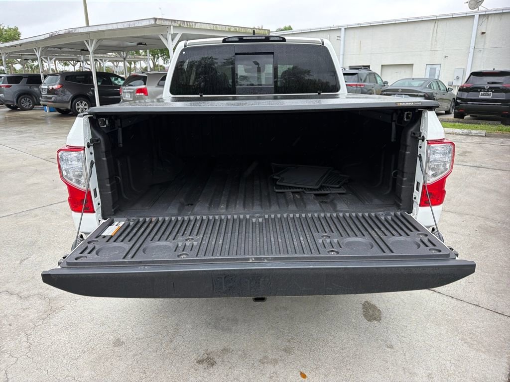 Used 2024 Nissan Titan SV w/ SV Convenience Package image 34
