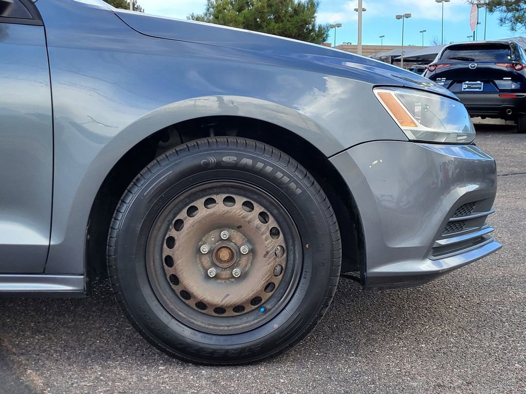 Used 2015 Volkswagen Jetta S image 28