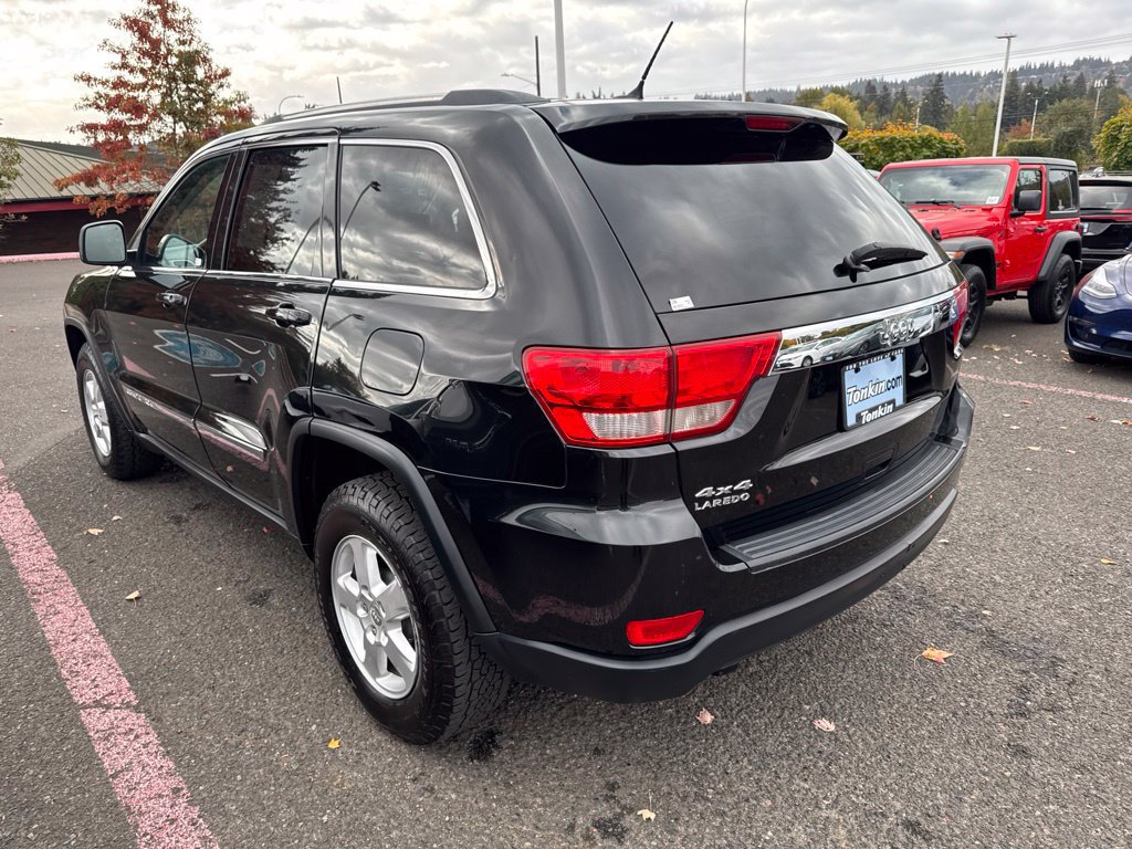 Used 2013 Jeep Grand Cherokee Laredo w/ Laredo E Group AWD/4WD image 6