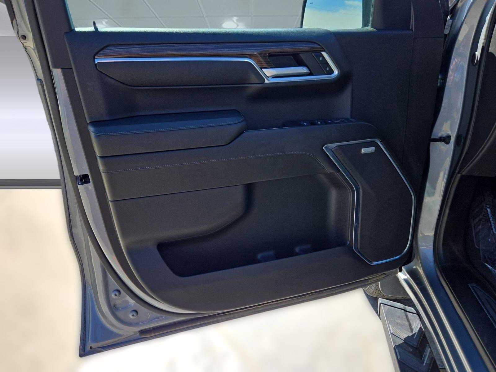 Used 2024 Chevrolet Silverado 1500 LT Trail Boss w/ Convenience Package II image 19