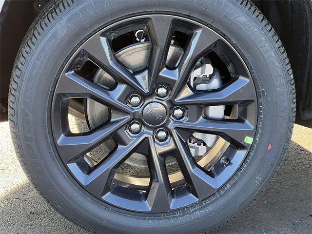 New 2026 Jeep Grand Cherokee L Limited image 8