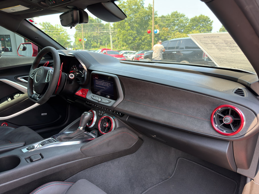 Used 2021 Chevrolet Camaro ZL1 RWD image 13