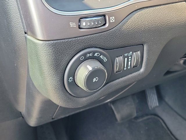 Used 2022 Jeep Cherokee Latitude Lux AWD/4WD image 20