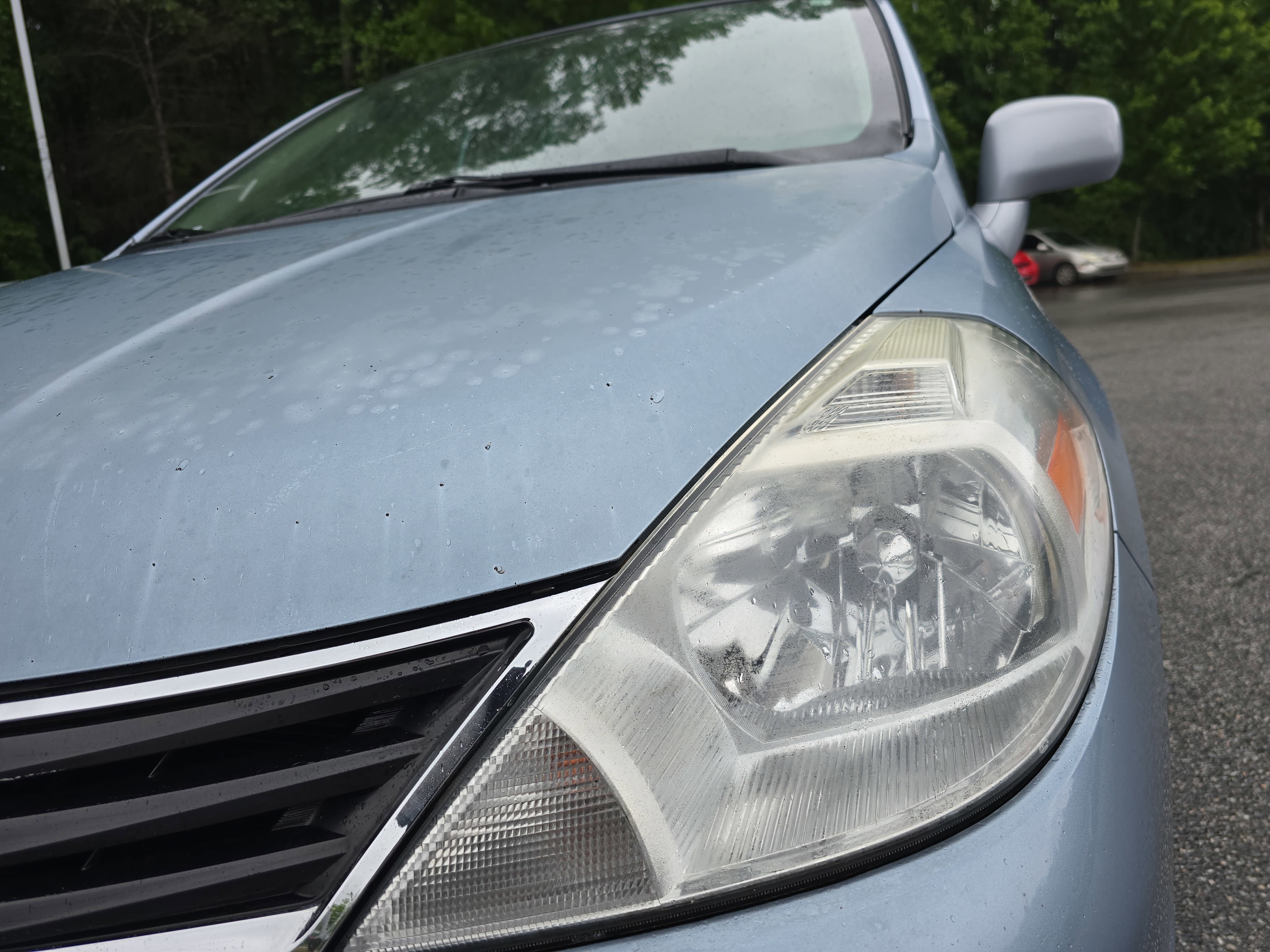 Used 2011 Nissan Versa Hatchback w/ Premium Pkg FWD image 28