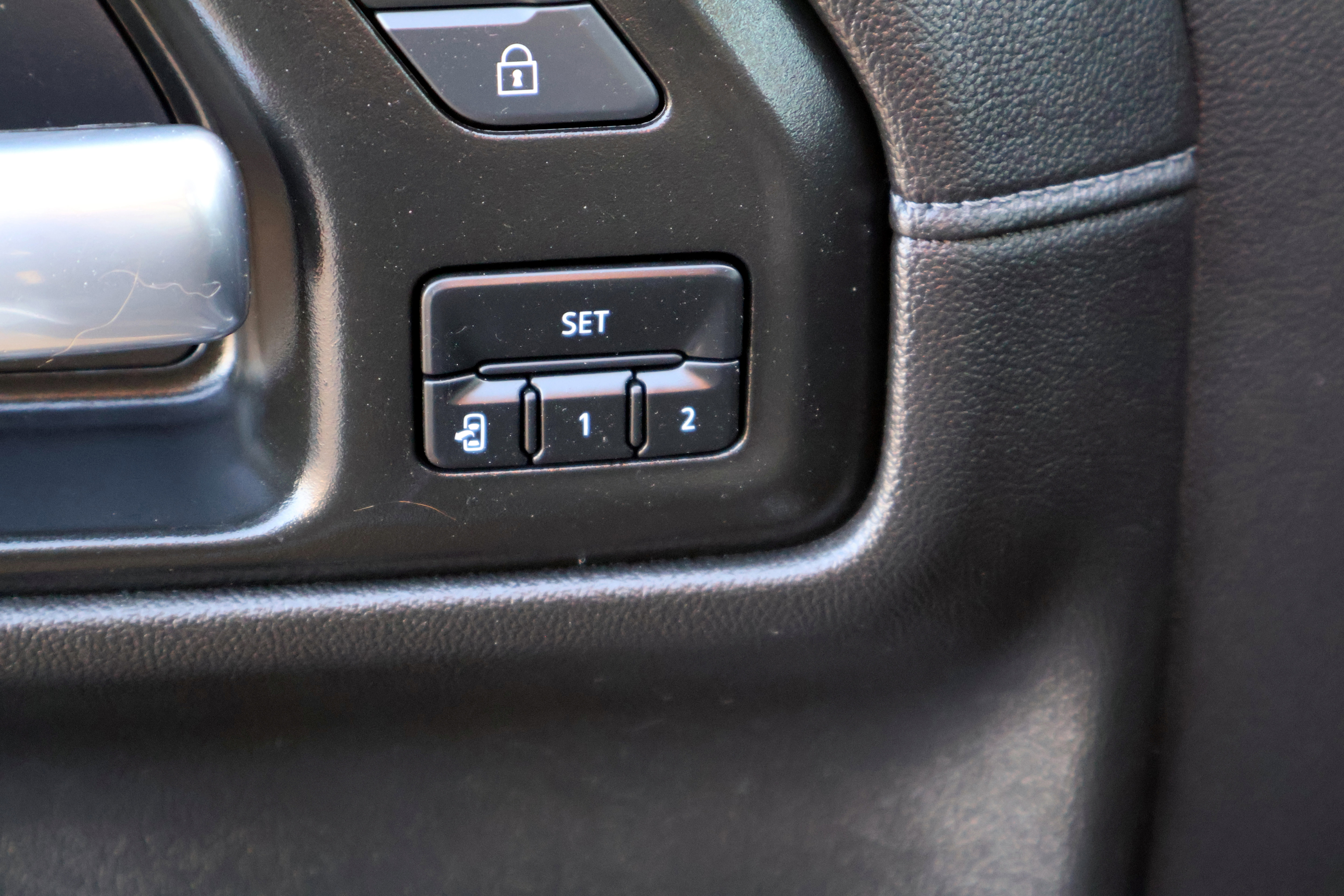 Used 2021 GMC Sierra 1500 SLT image 24