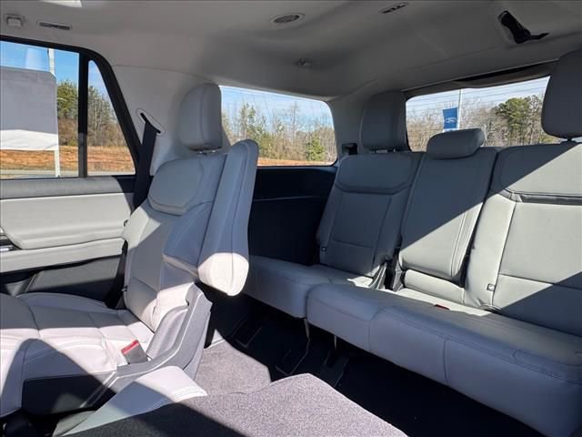 New 2026 Ford Expedition Active RWD image 13